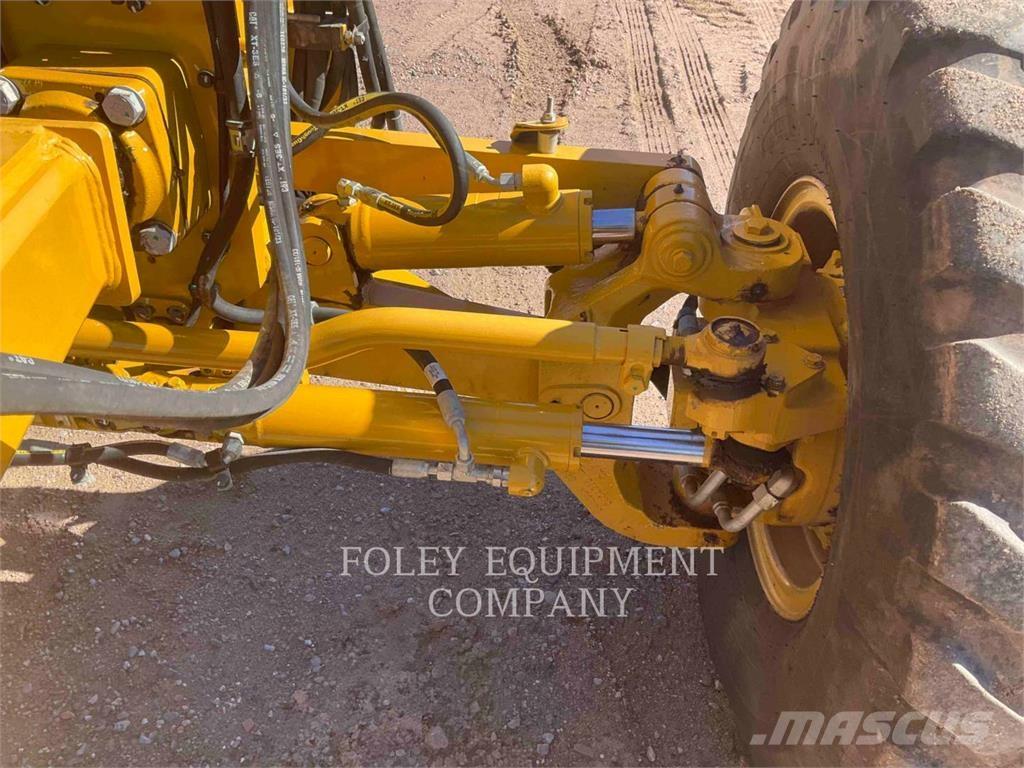 CAT 120M2AW Gréderek