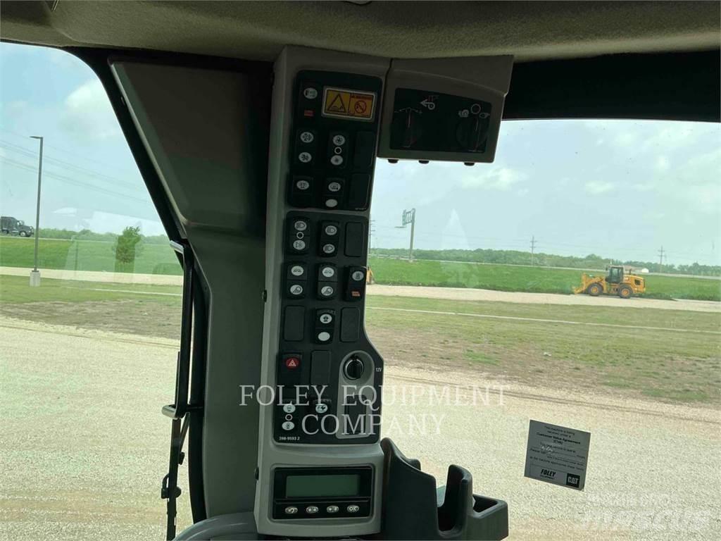 CAT 120M2AWD Gréderek