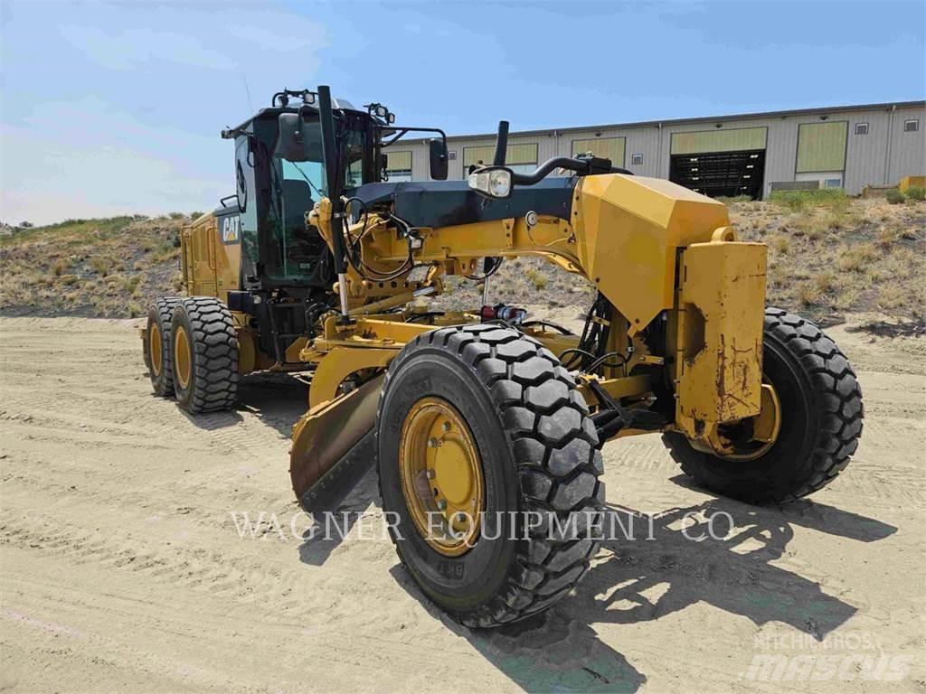 CAT 120M2AWD Gréderek