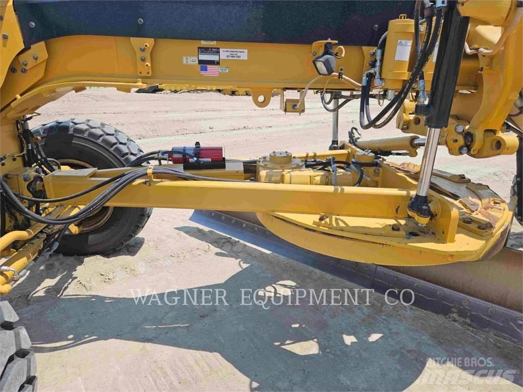 CAT 120M2AWD Gréderek