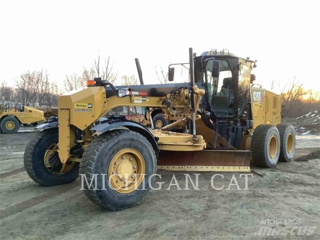 CAT 12M2 AWD Gréderek