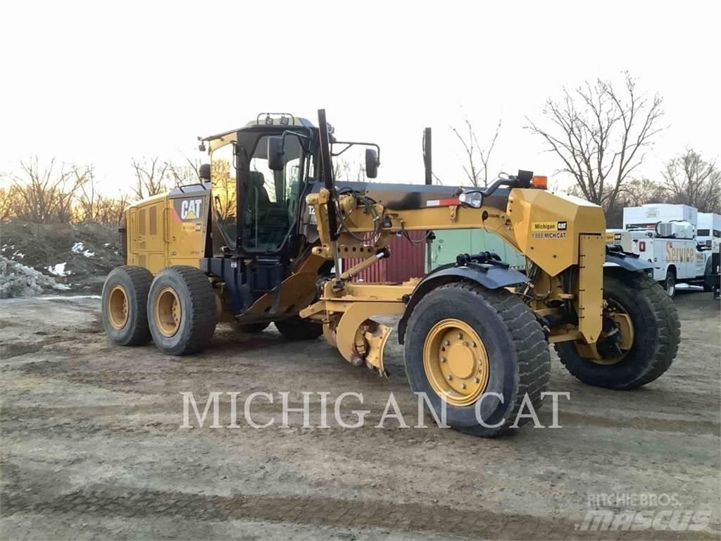 CAT 12M2 AWD Gréderek