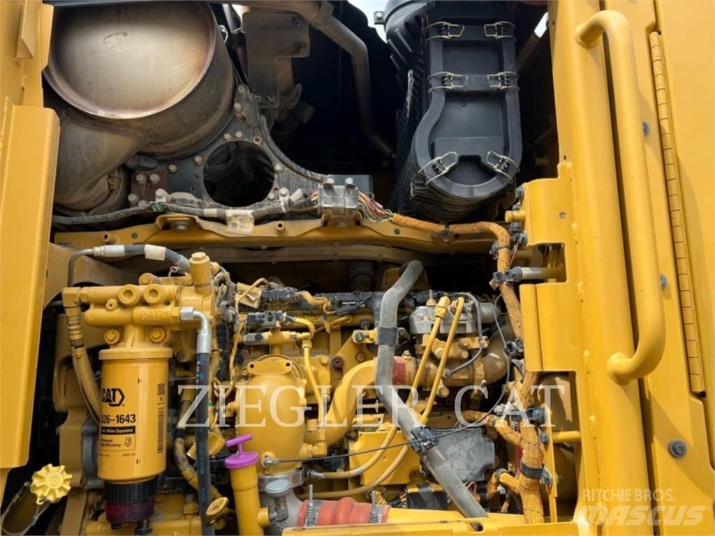 CAT 12M2AWD Gréderek