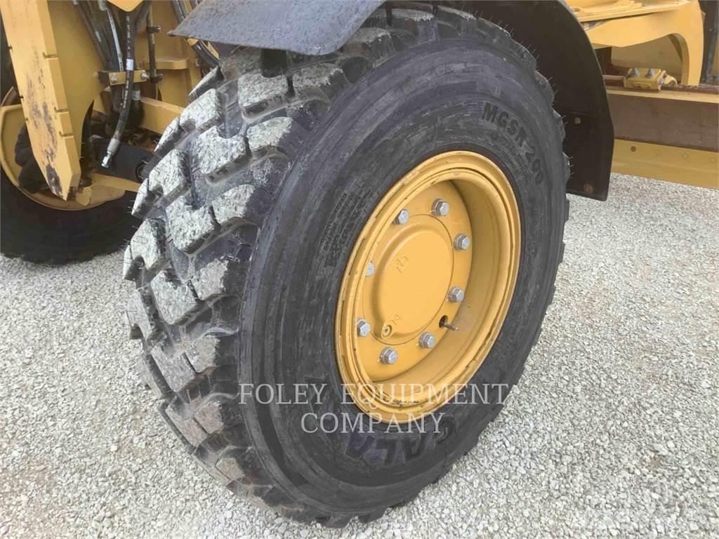 CAT 12M3AW Gréderek