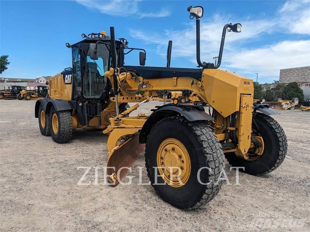 CAT 12M3AWD Gréderek