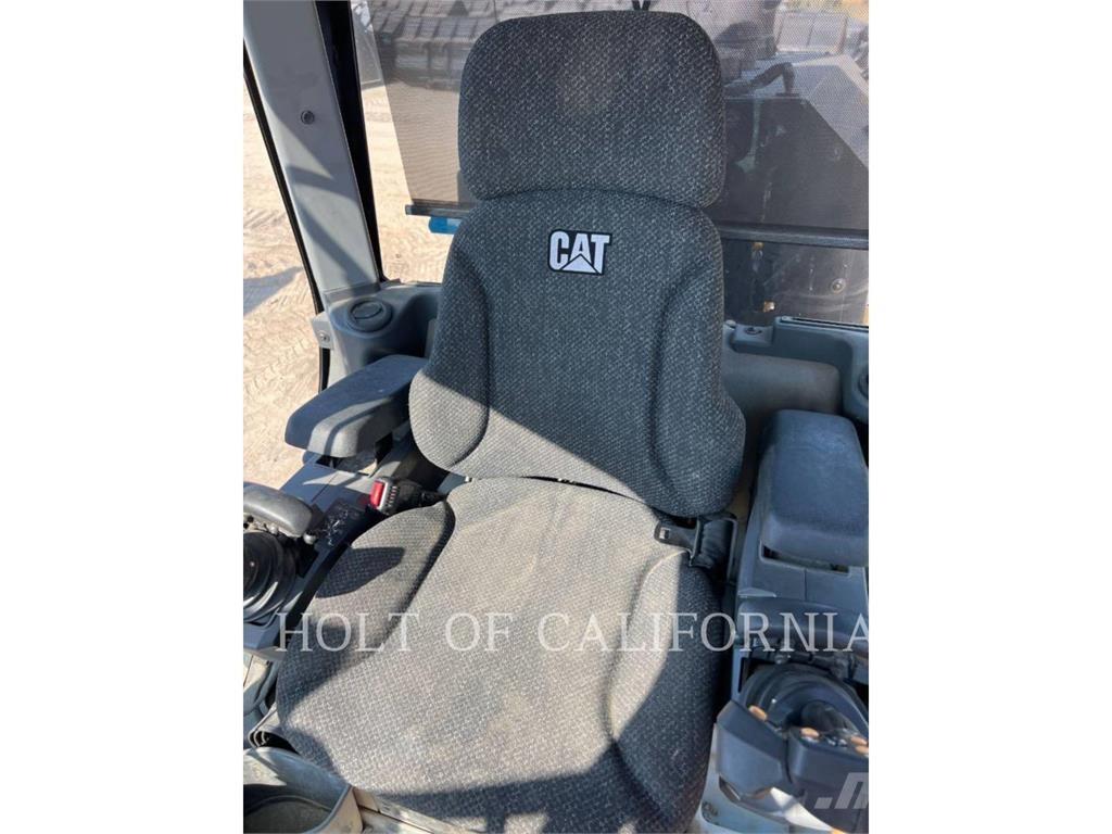 CAT 14-JOYSTICK Gréderek