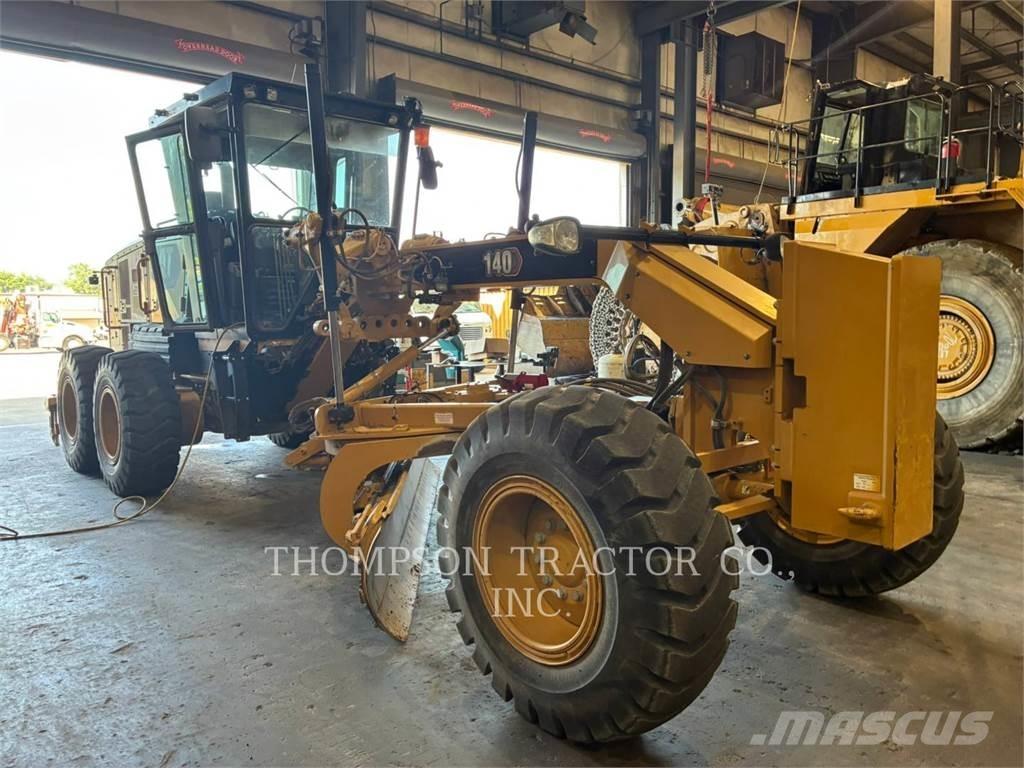 CAT 140 Gréderek
