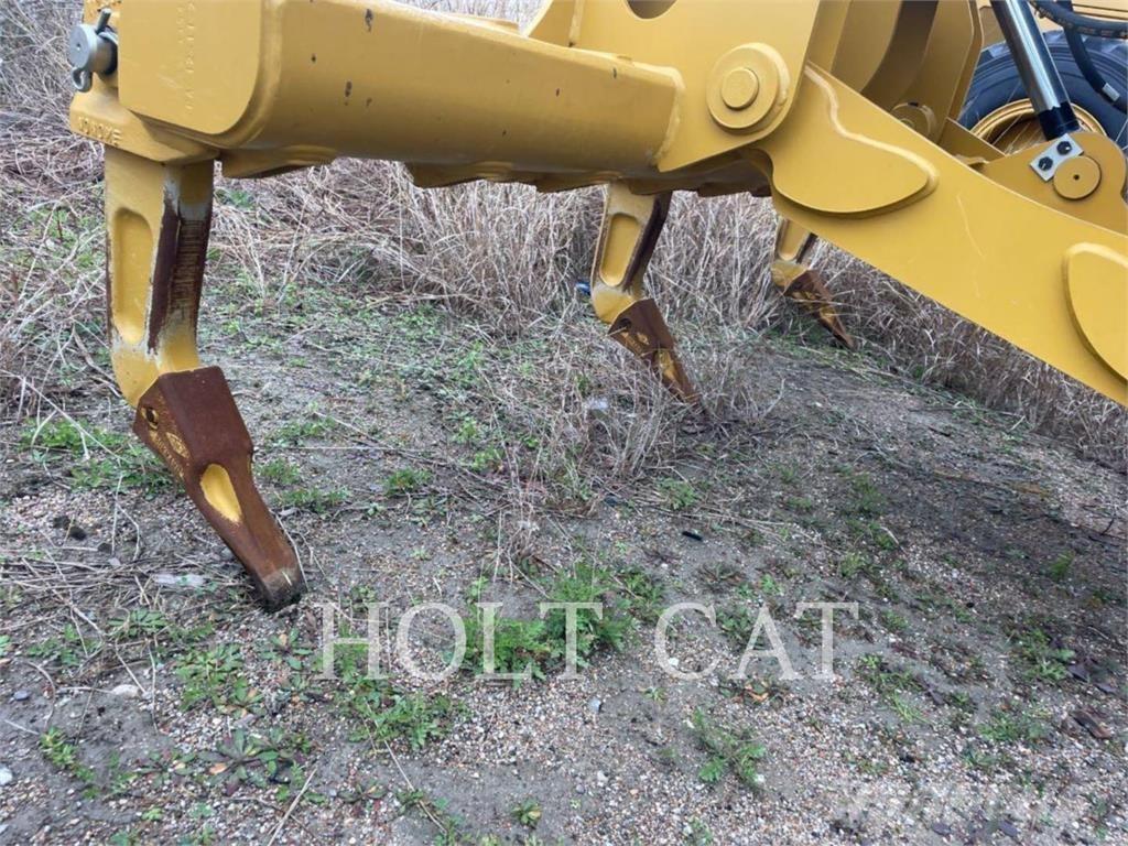 CAT 140 Gréderek