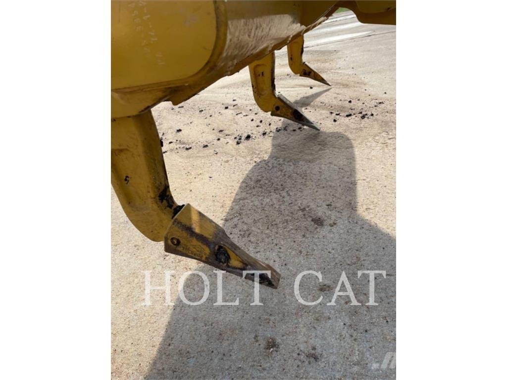 CAT 140 Gréderek