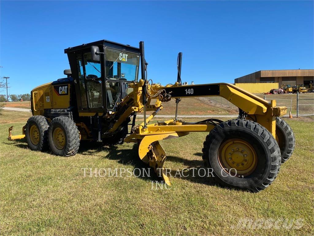 CAT 140 Gréderek