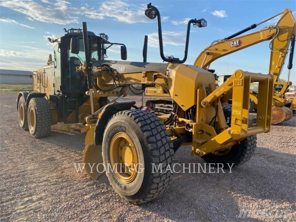 CAT 140 AWD Gréderek