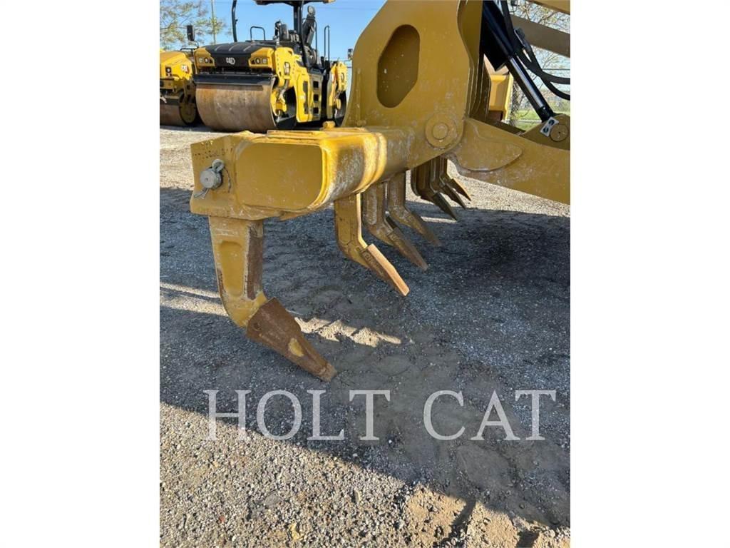 CAT 140 AWD Gréderek