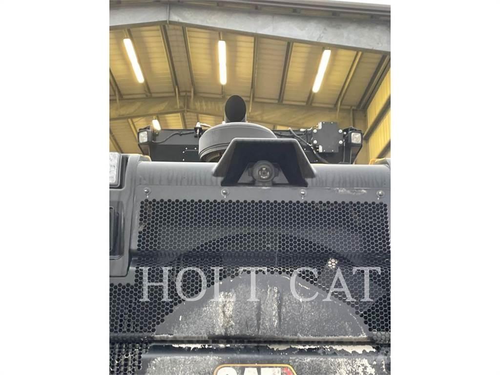 CAT 140 AWD Gréderek