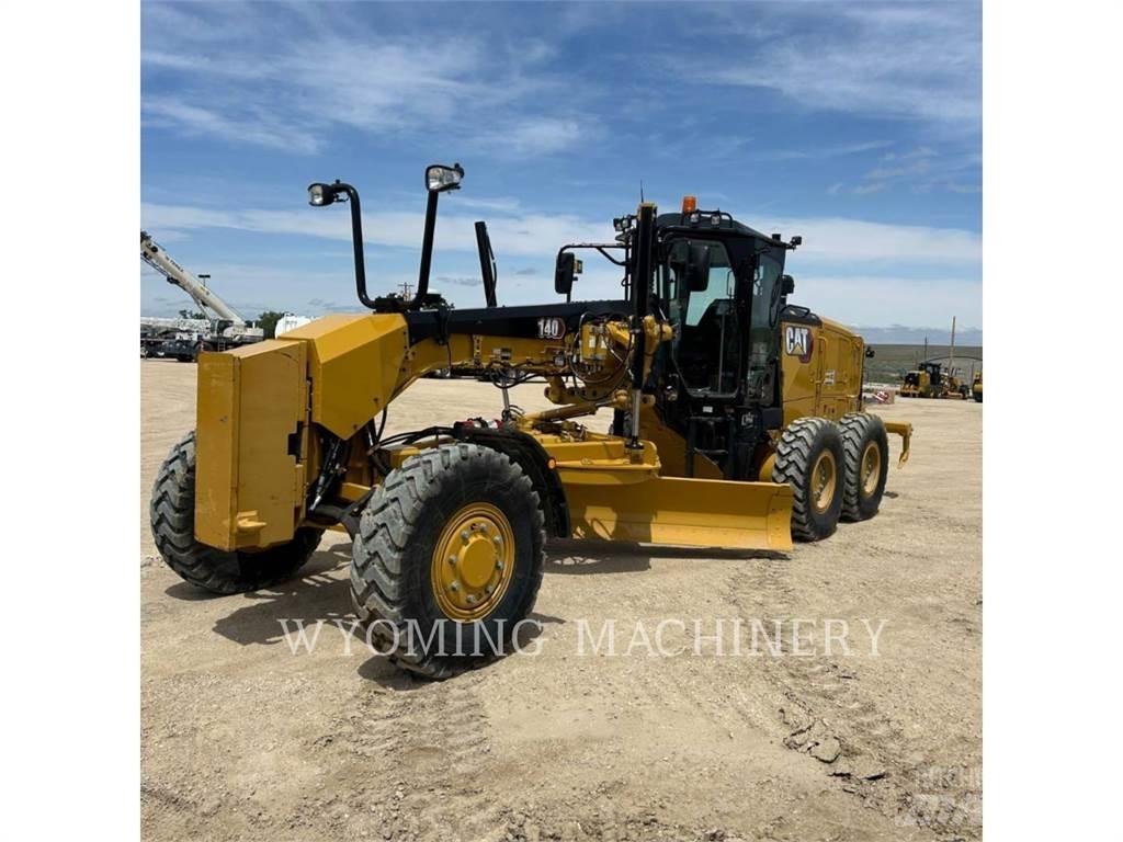 CAT 140 AWD Gréderek