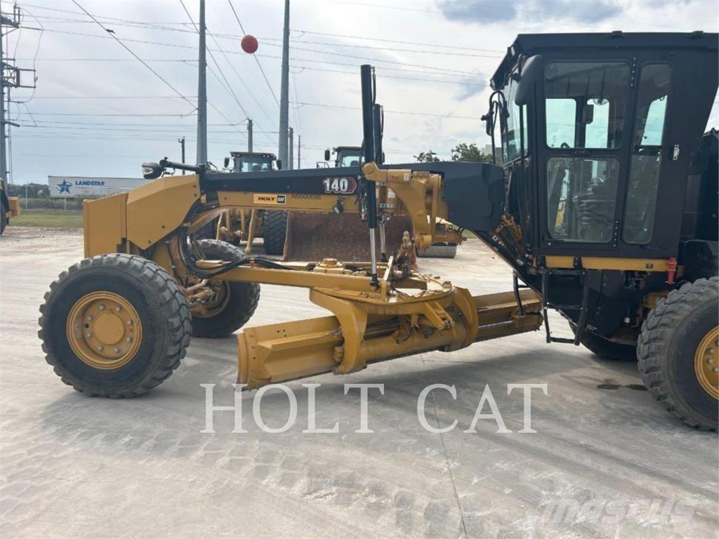CAT 140 AWD Gréderek