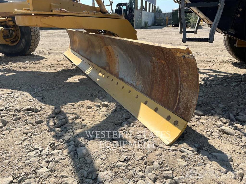 CAT 140 AWD Gréderek