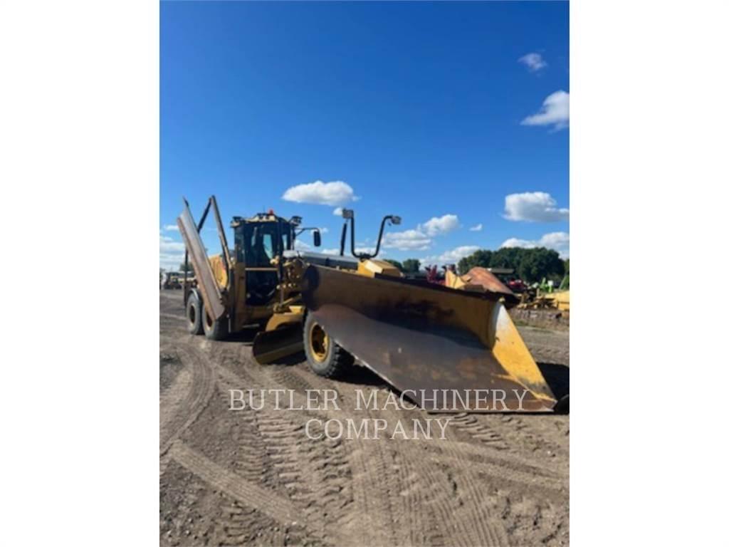 CAT 140 M2 Gréderek