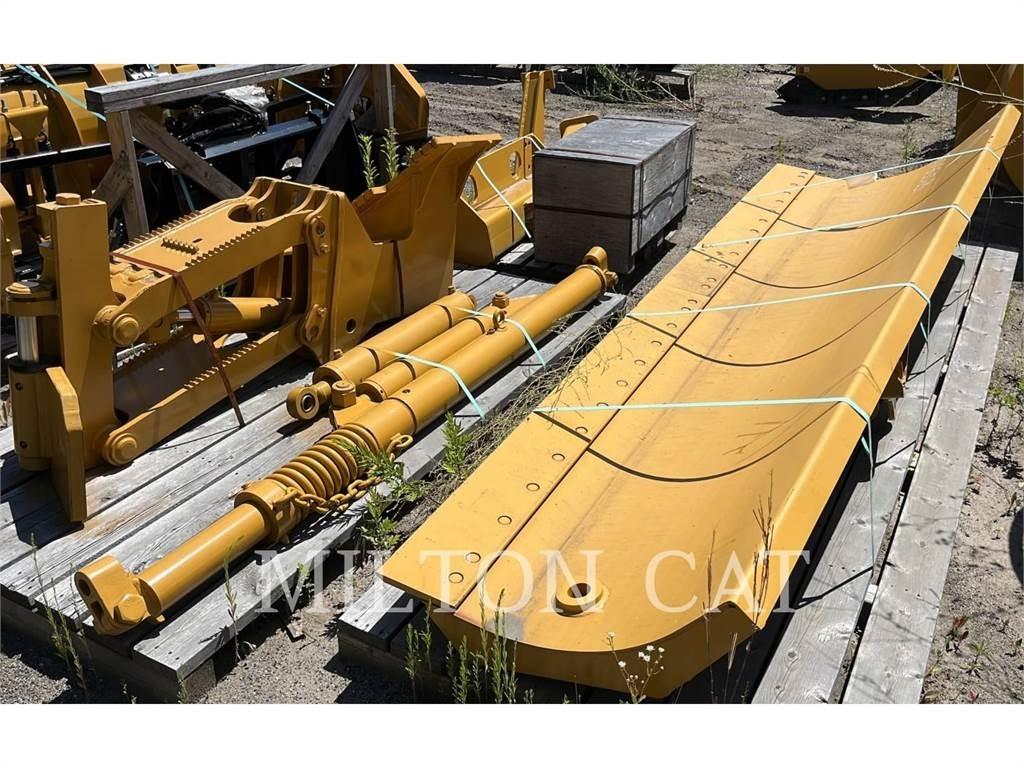CAT 140 MASTLESS WING Hómarók