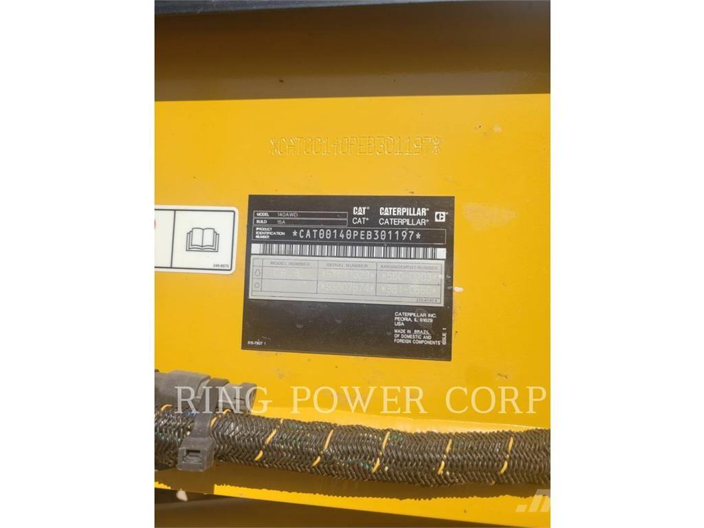 CAT 140AWD CS Gréderek