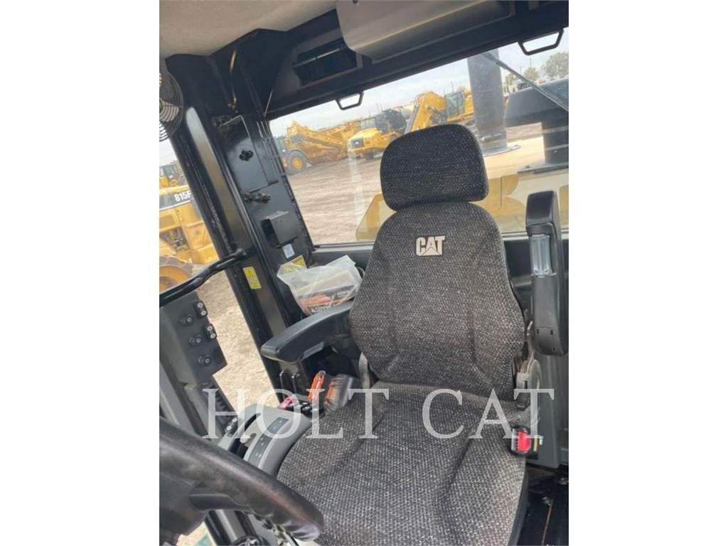 CAT 140GC AWD Gréderek