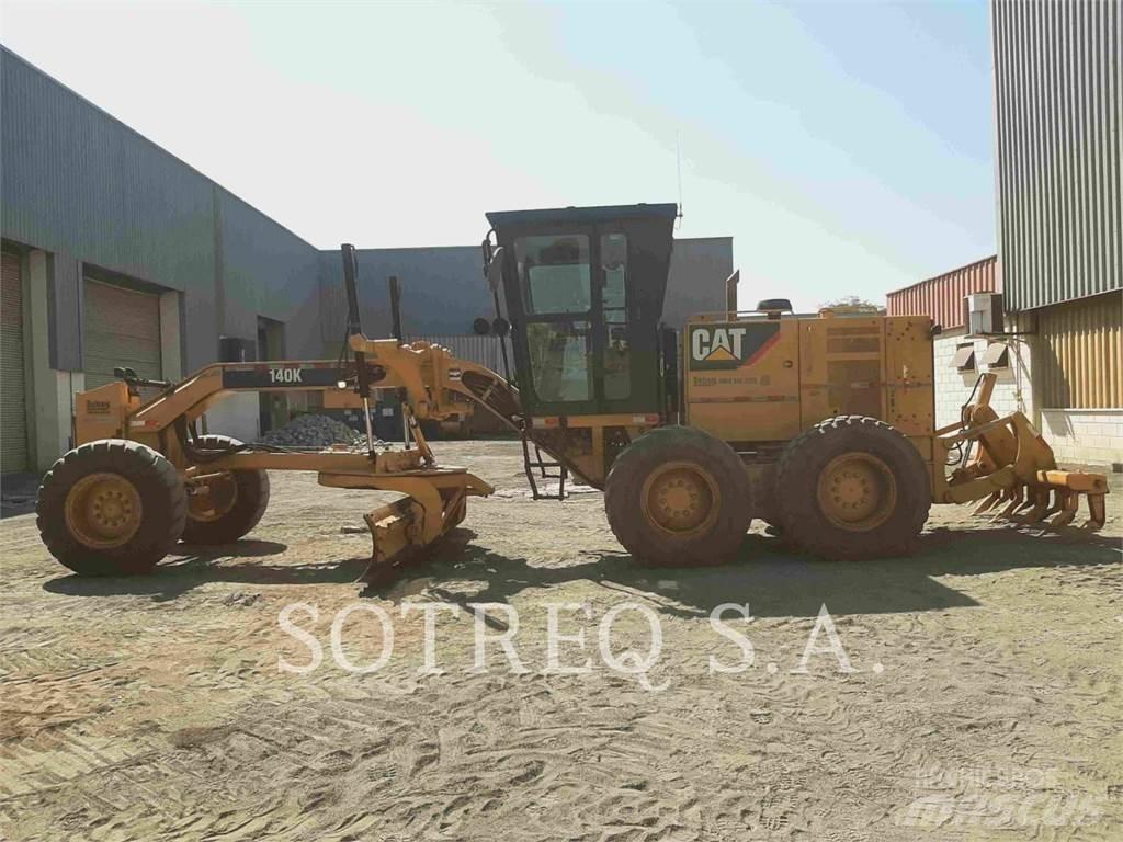 CAT 140K Gréderek