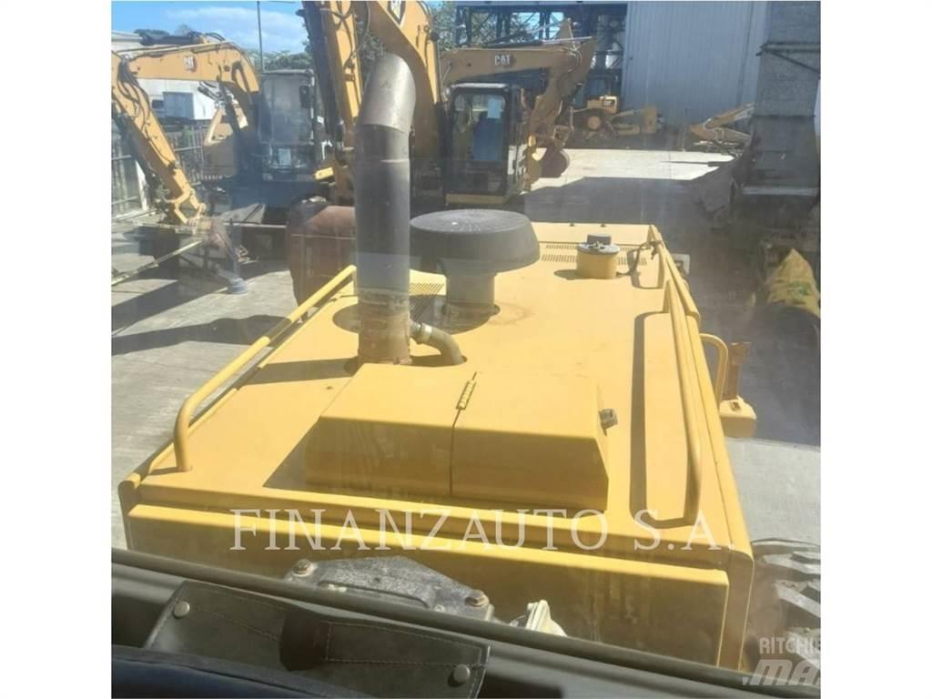 CAT 140K Gréderek