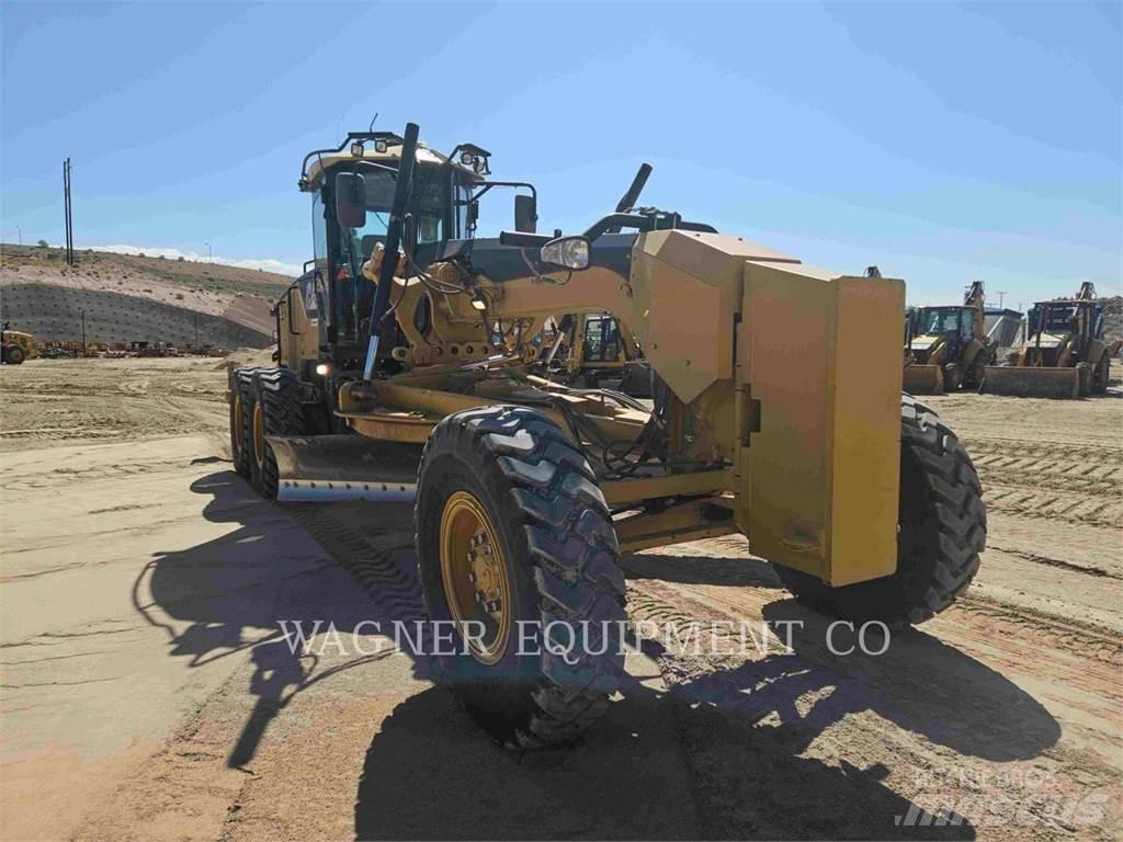 CAT 140M Gréderek