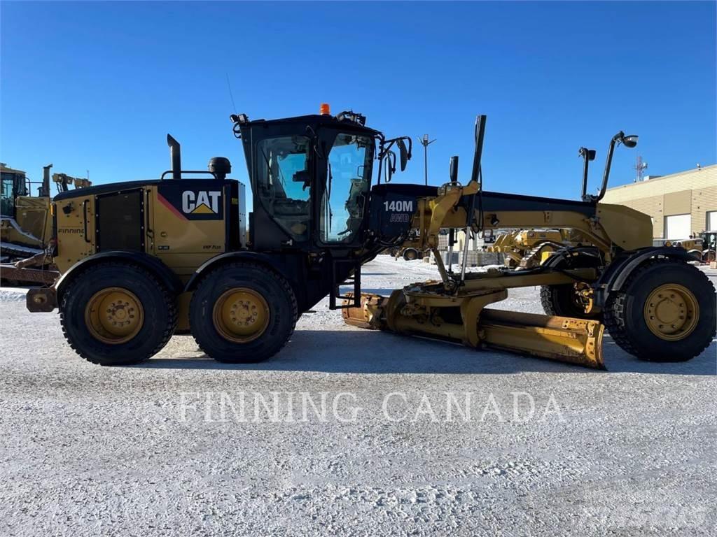 CAT 140M Gréderek