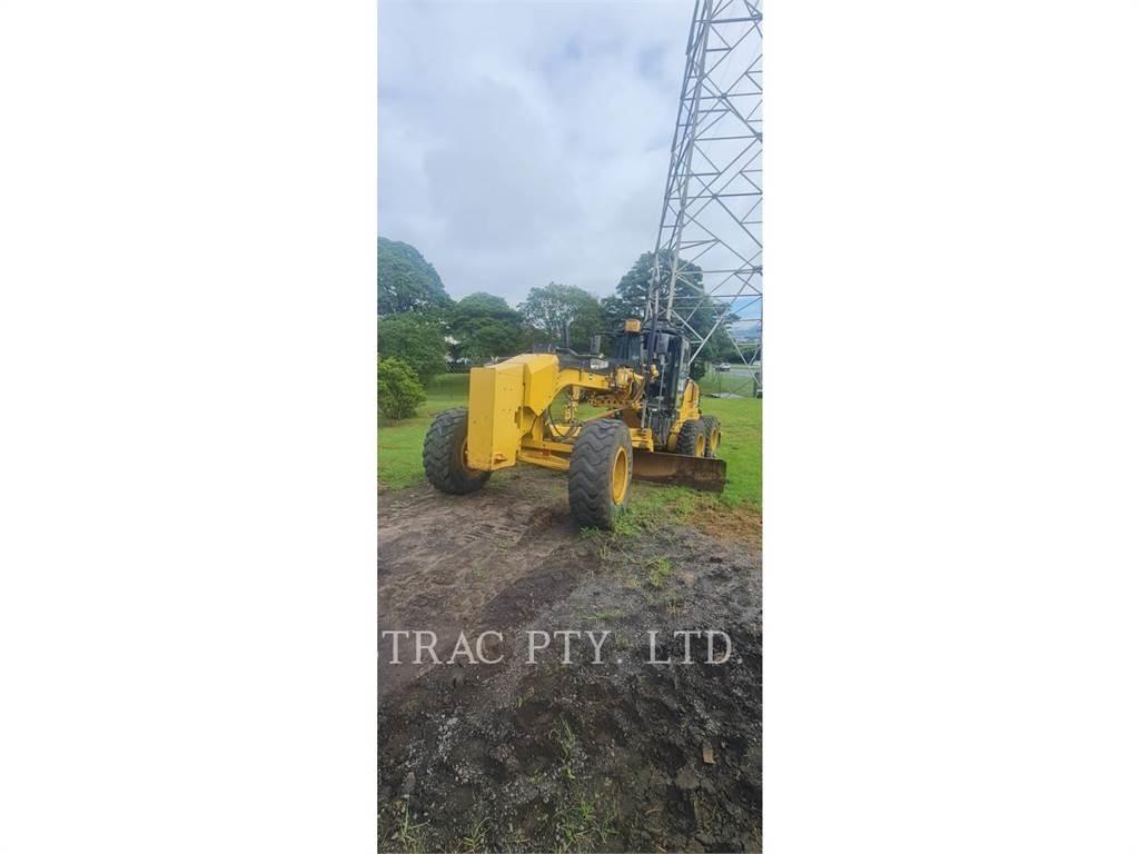 CAT 140M Gréderek