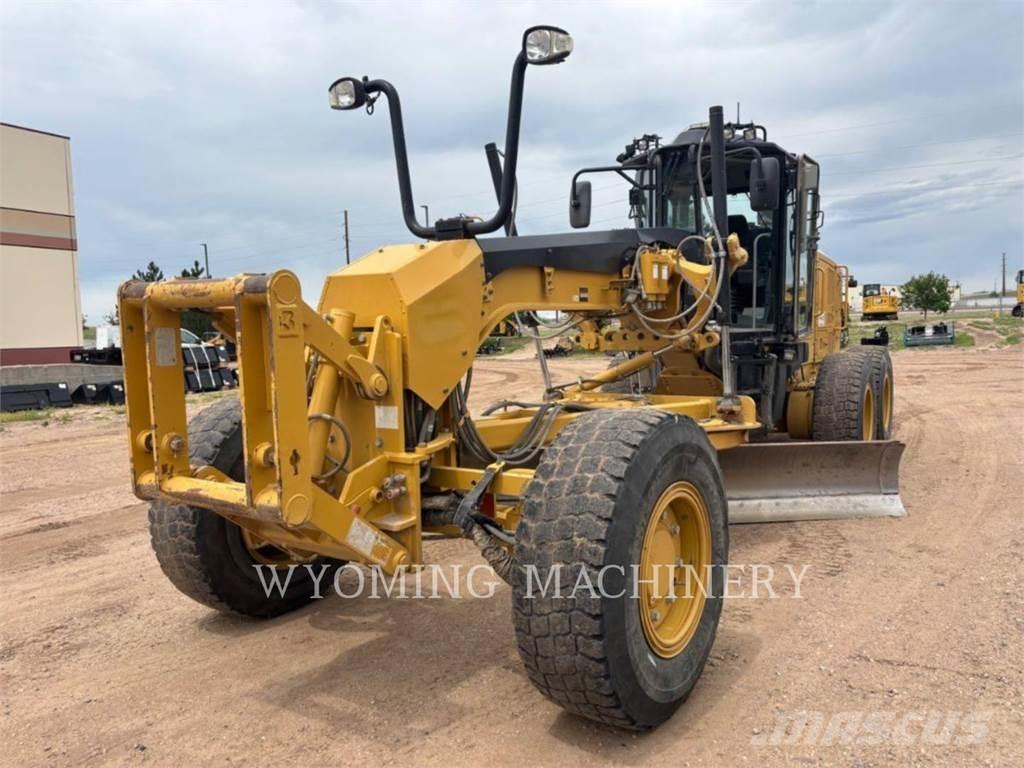 CAT 140M 2 Gréderek
