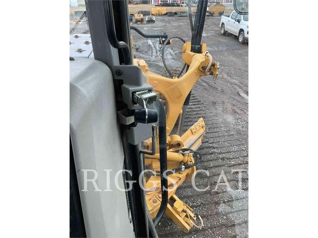 CAT 140M LC17 Gréderek