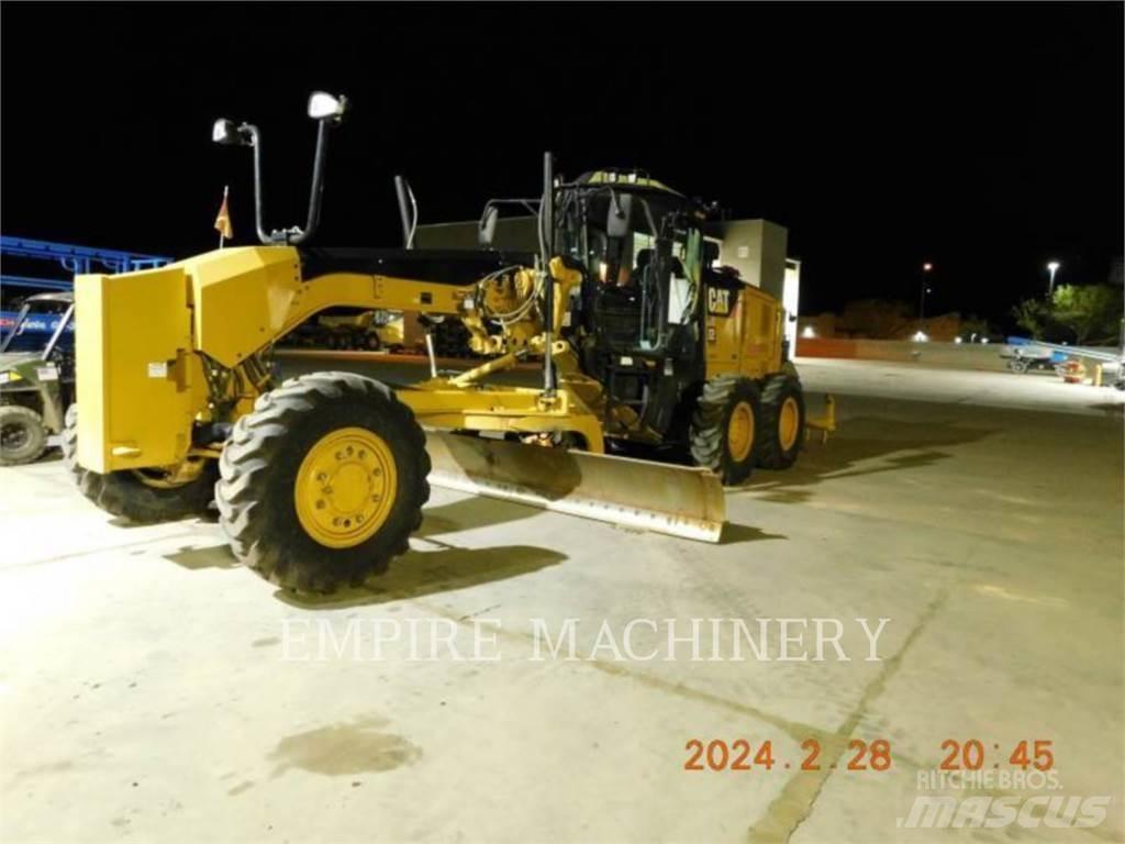 CAT 140M2 AWD Gréderek