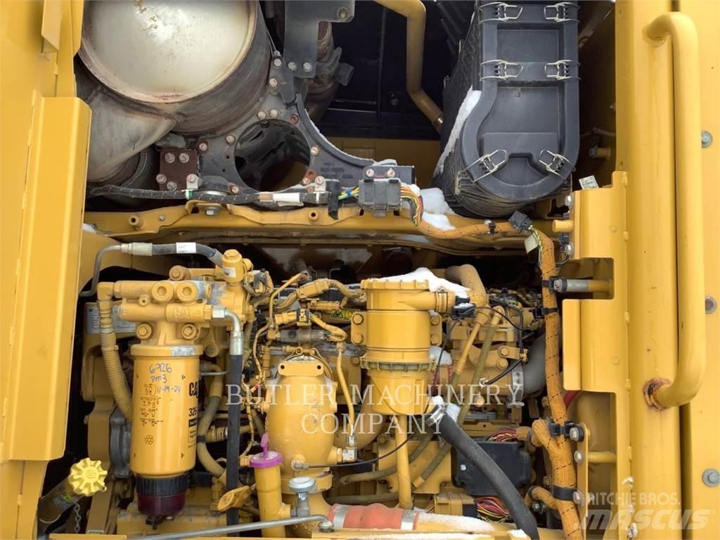 CAT 140M2AWD Gréderek