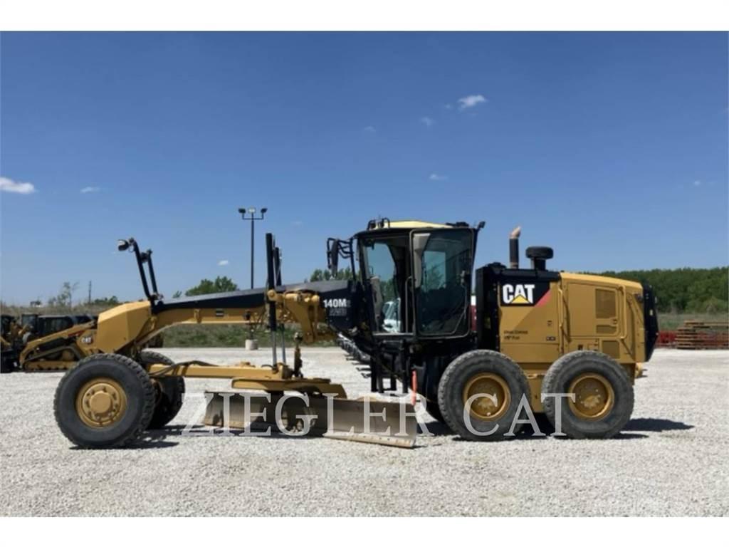 CAT 140M2AWD Gréderek