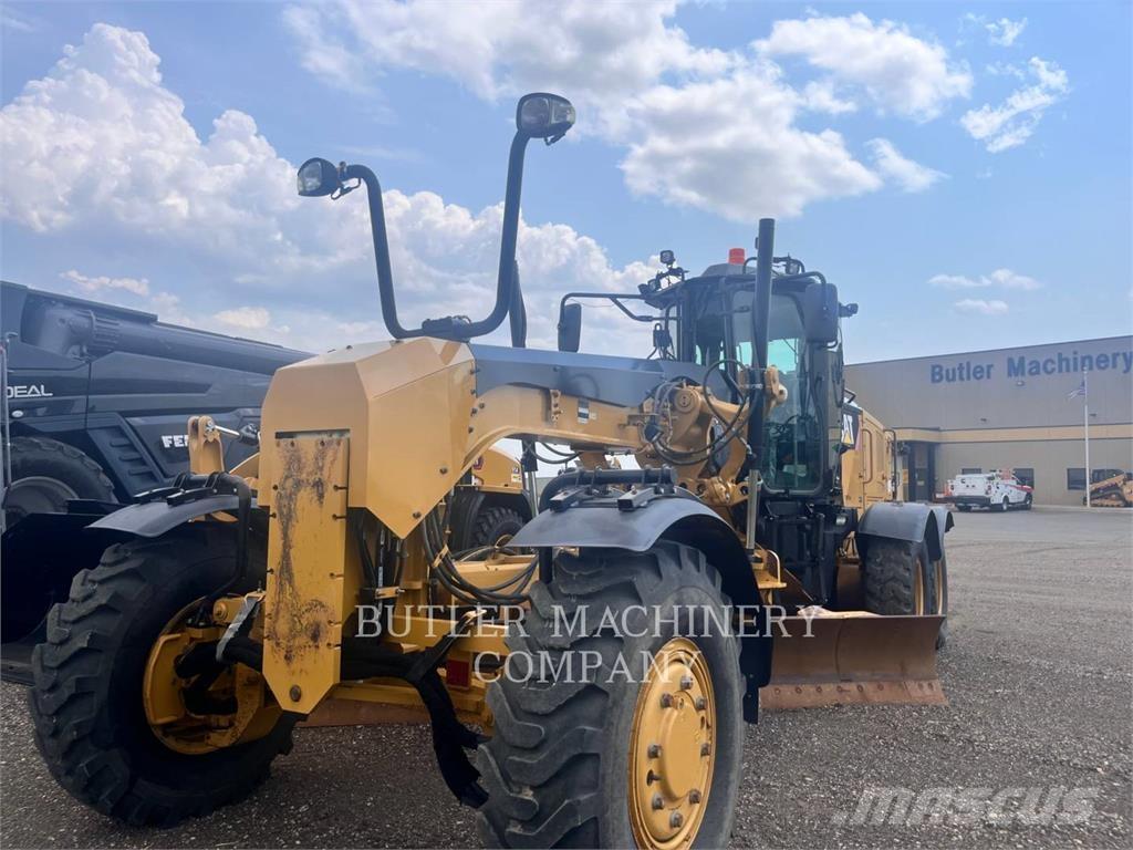 CAT 140M2AWD Gréderek