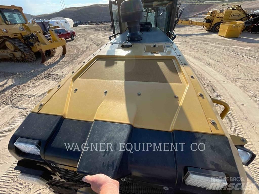CAT 140M3 Gréderek