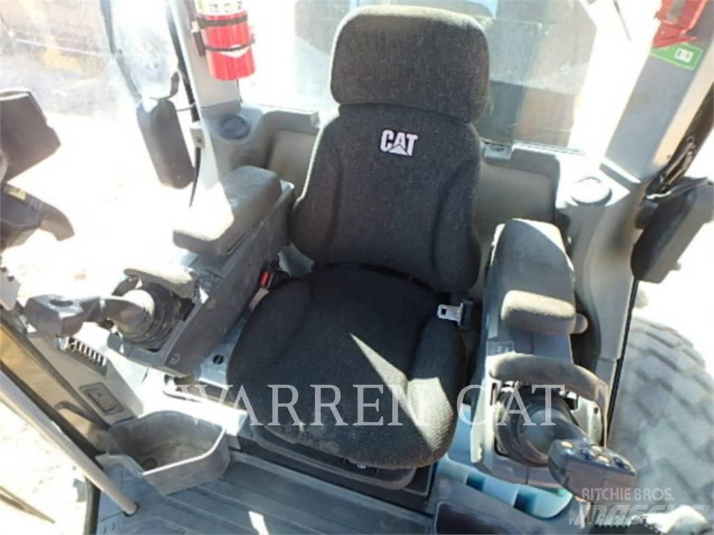 CAT 140M3 Gréderek