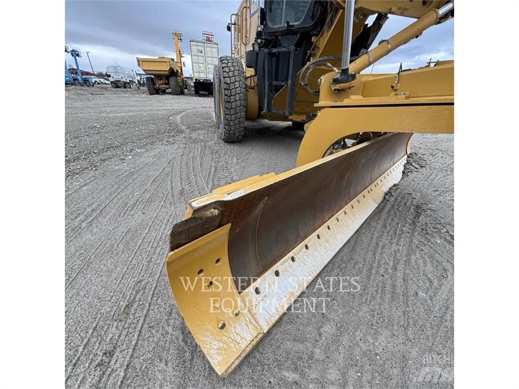 CAT 140M3 Gréderek