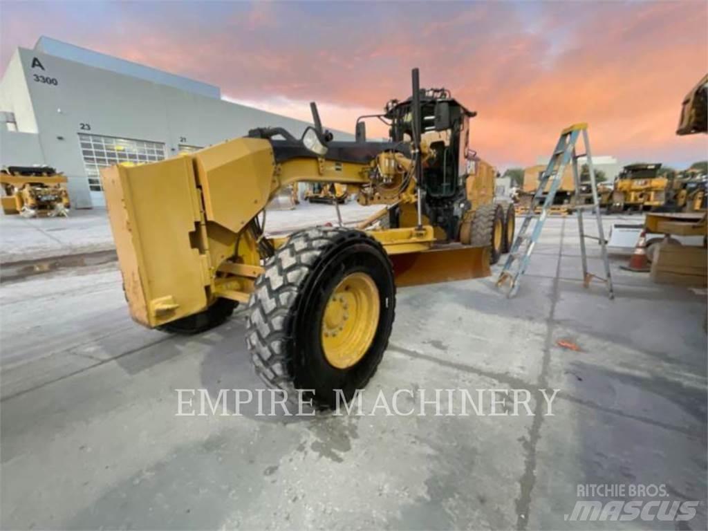 CAT 140M3 Gréderek