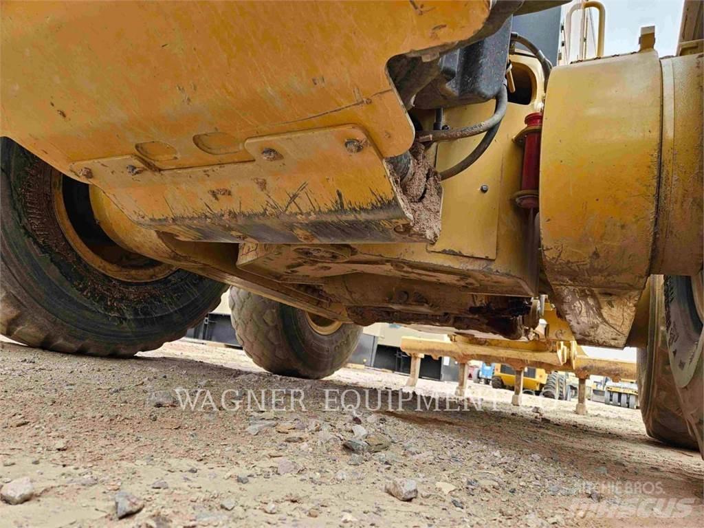 CAT 140M3 Gréderek