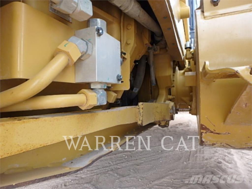 CAT 140M3 AWD Gréderek