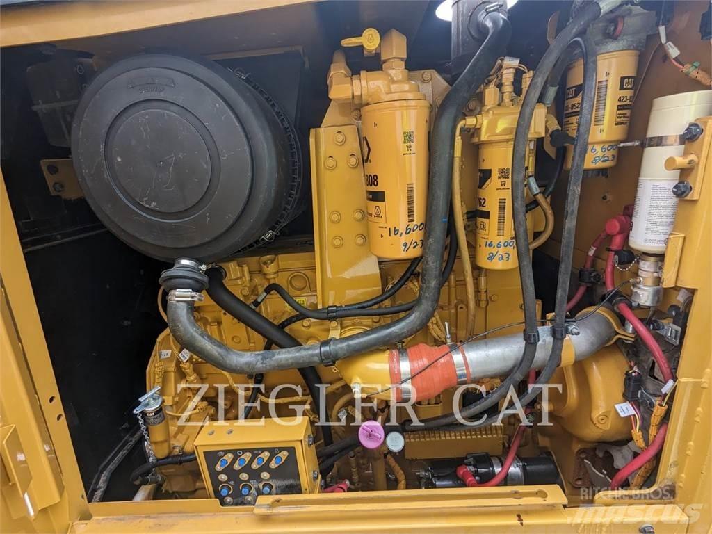 CAT 14M Gréderek