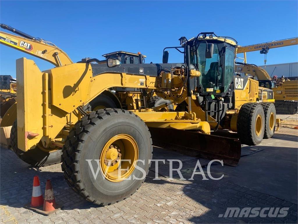 CAT 14M Gréderek