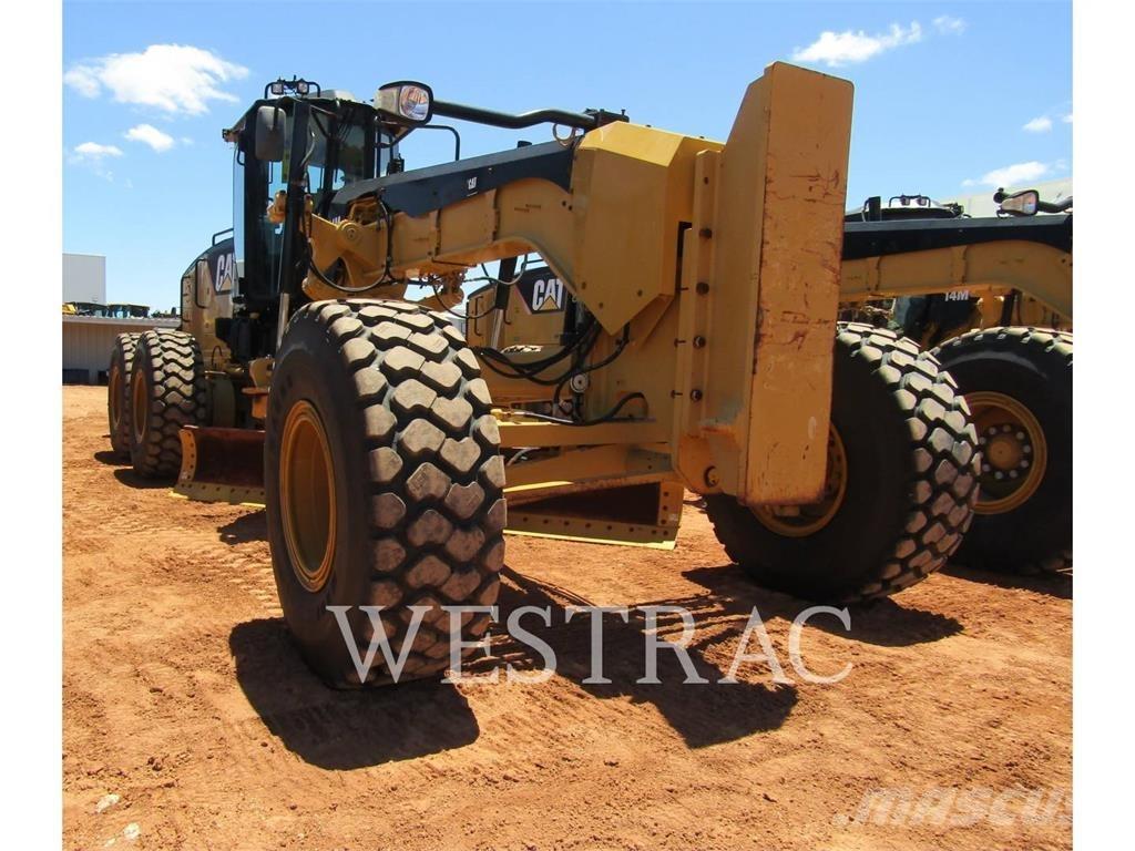 CAT 14M Gréderek