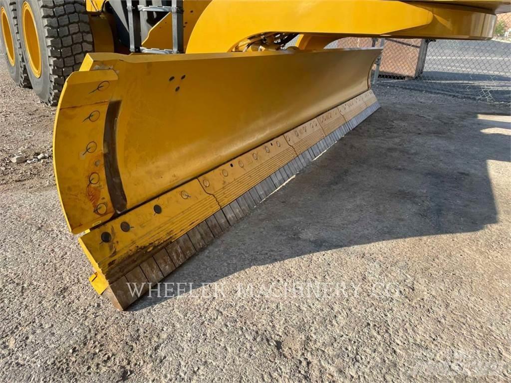CAT 150 AWD Gréderek