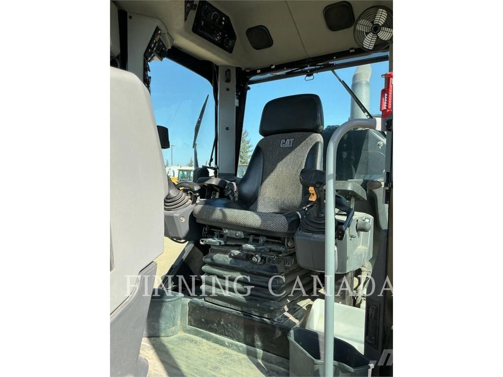 CAT 150 AWD Gréderek