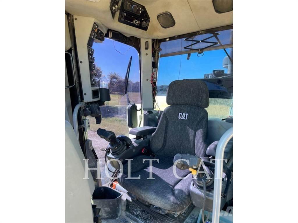 CAT 150AWD JOY Gréderek