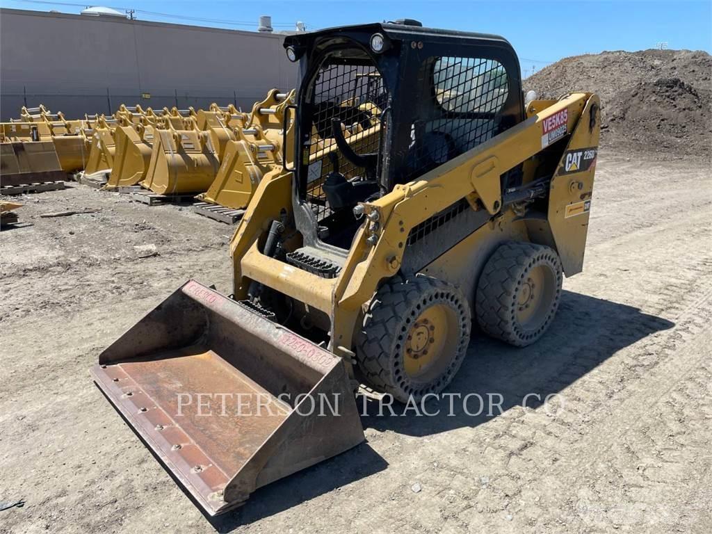 CAT 226D Kompaktrakodók