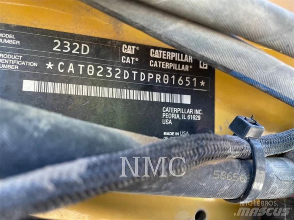 CAT 232D Kompaktrakodók