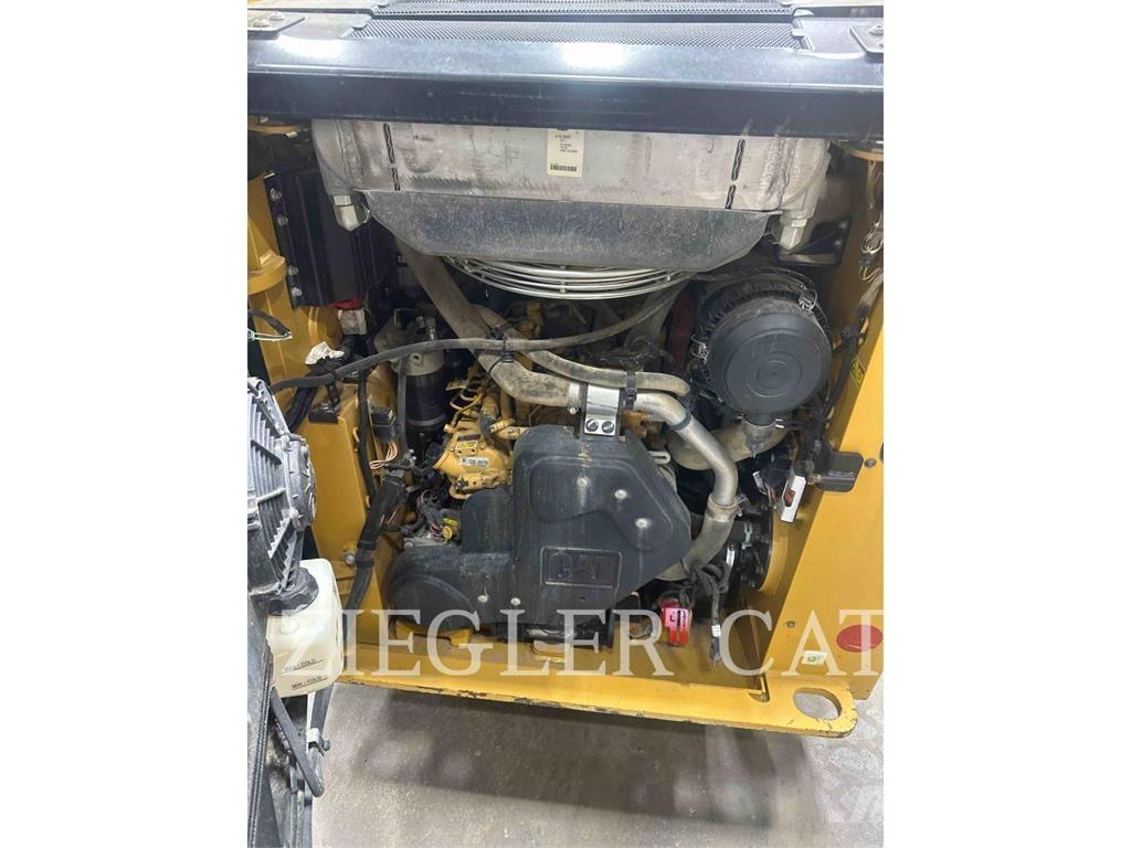 CAT 232D Kompaktrakodók